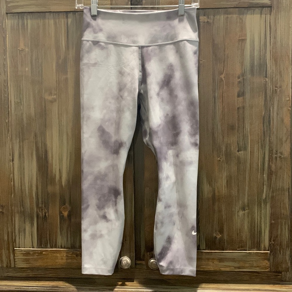Nike Women’s Dri-Fit Gray Marbled 3/4 Tights